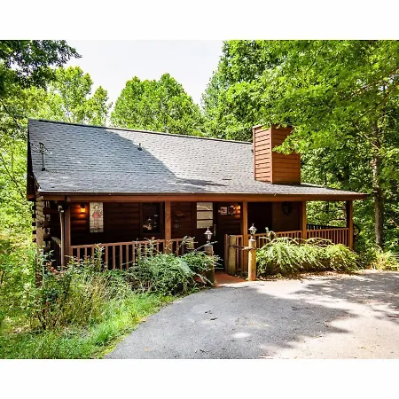 Romantic Mountain Shanty With Hot Tub And Fireplace